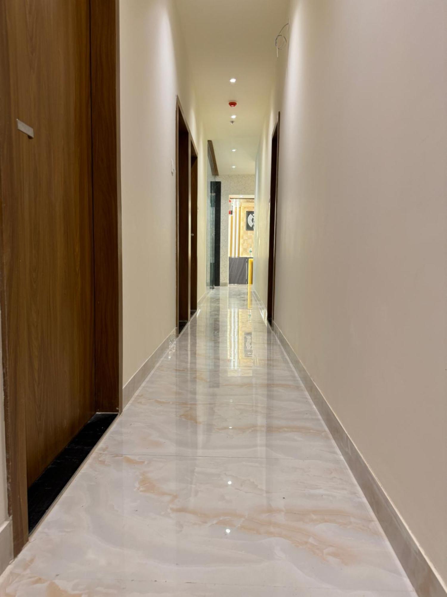 Hotel Bellamont Мумбай Екстериор снимка