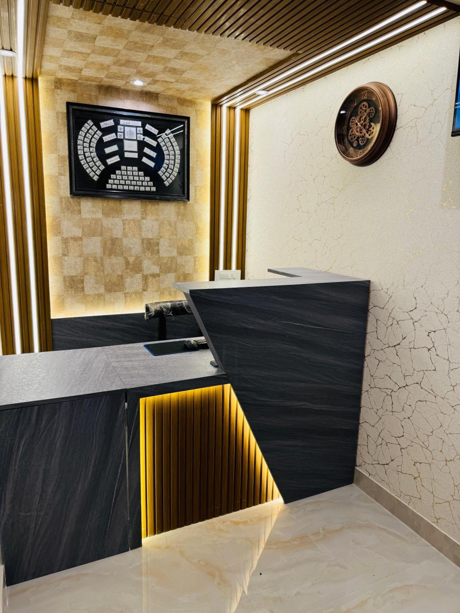 Hotel Bellamont Мумбай Екстериор снимка