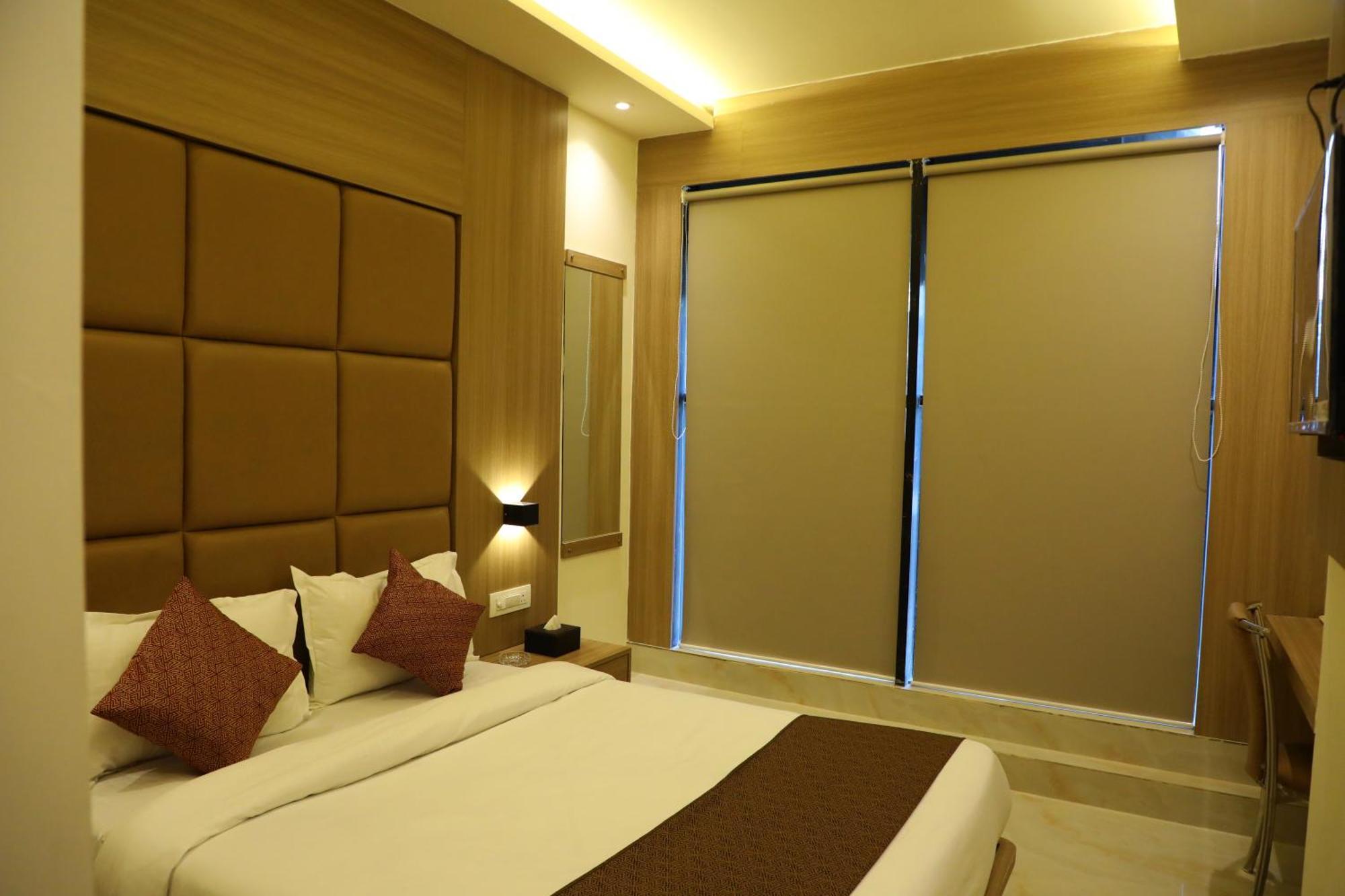 Hotel Bellamont Мумбай Екстериор снимка