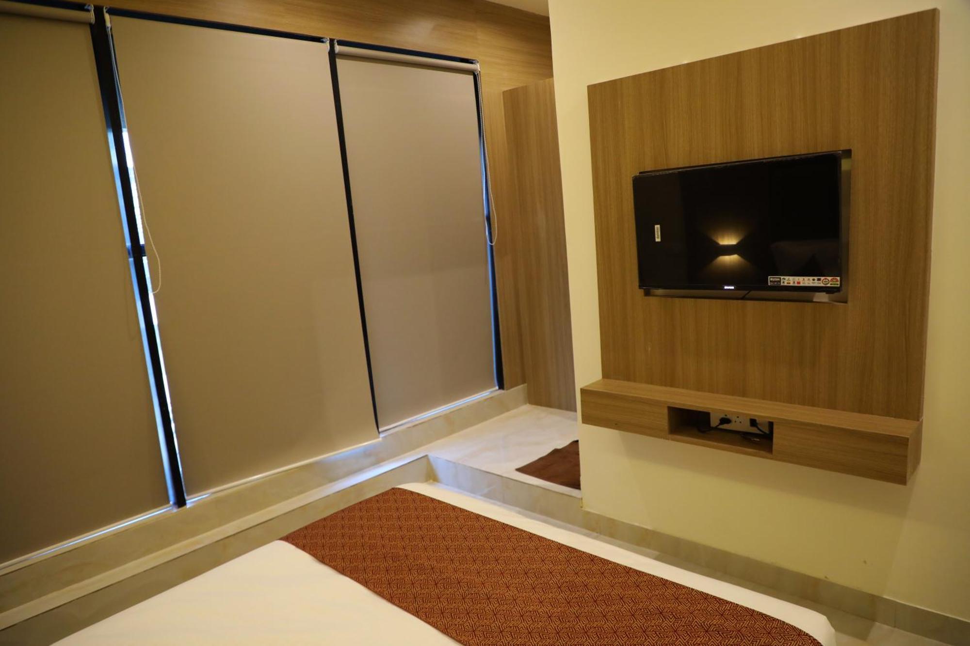 Hotel Bellamont Мумбай Екстериор снимка