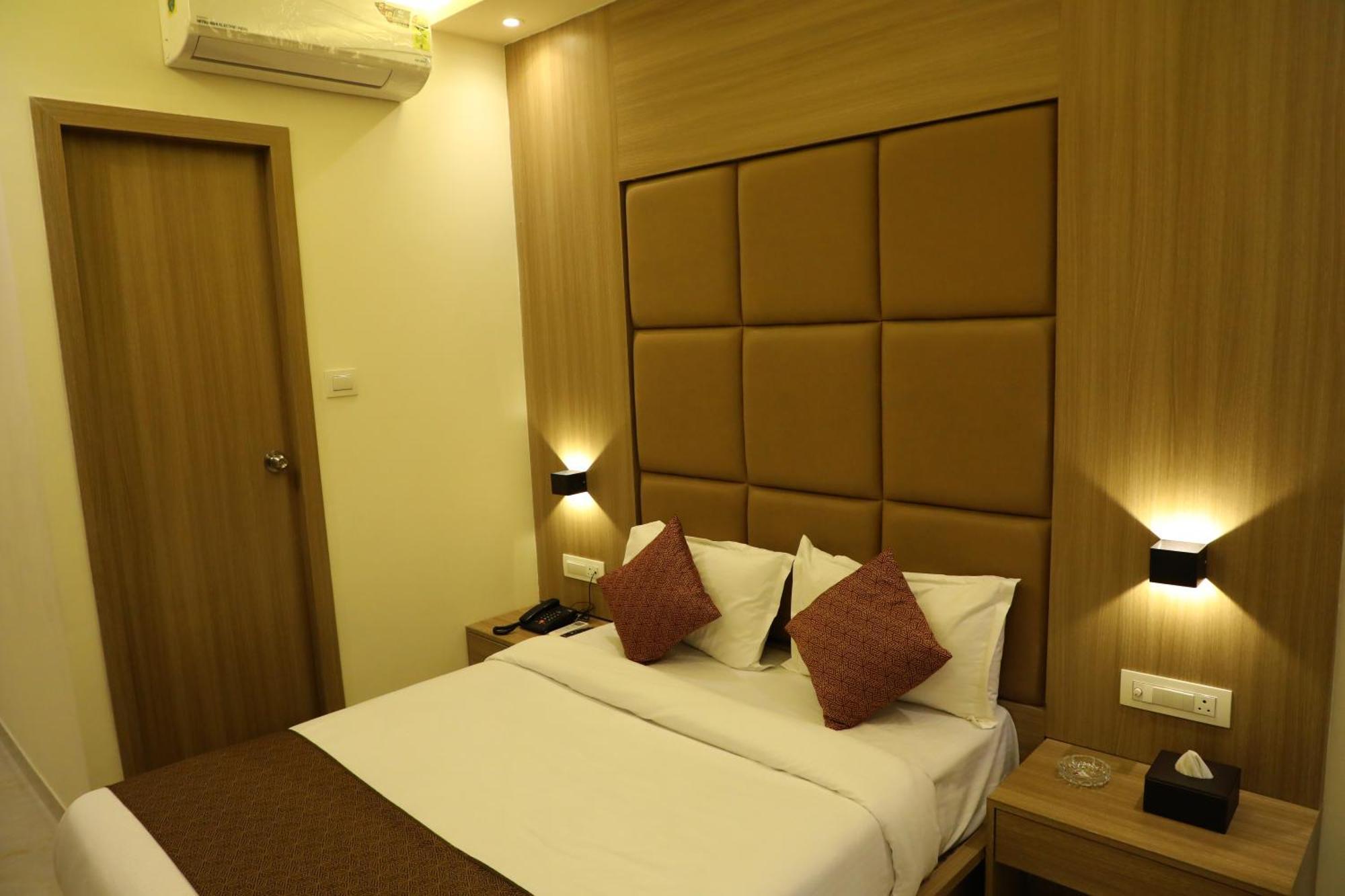Hotel Bellamont Мумбай Екстериор снимка