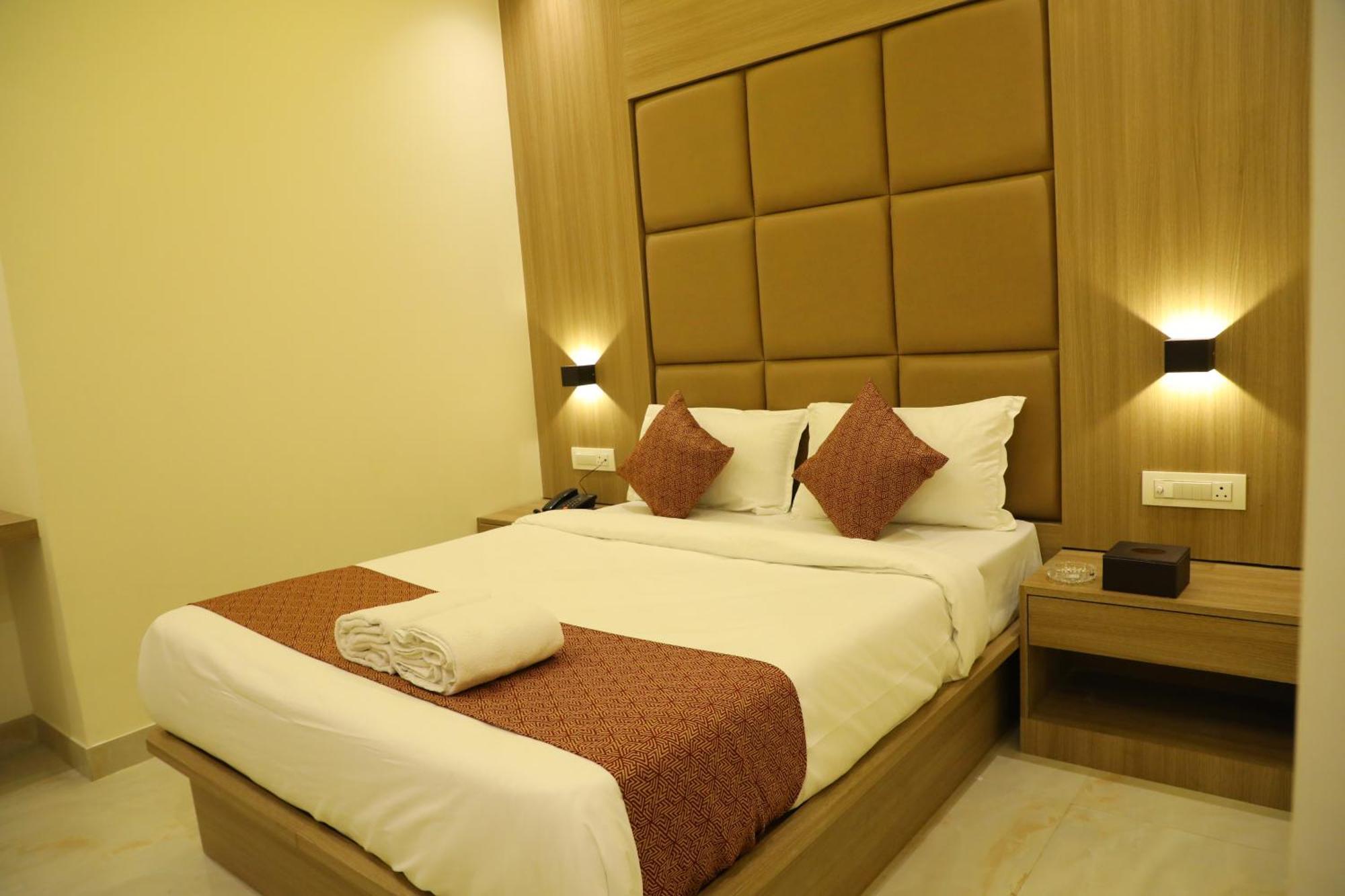 Hotel Bellamont Мумбай Екстериор снимка